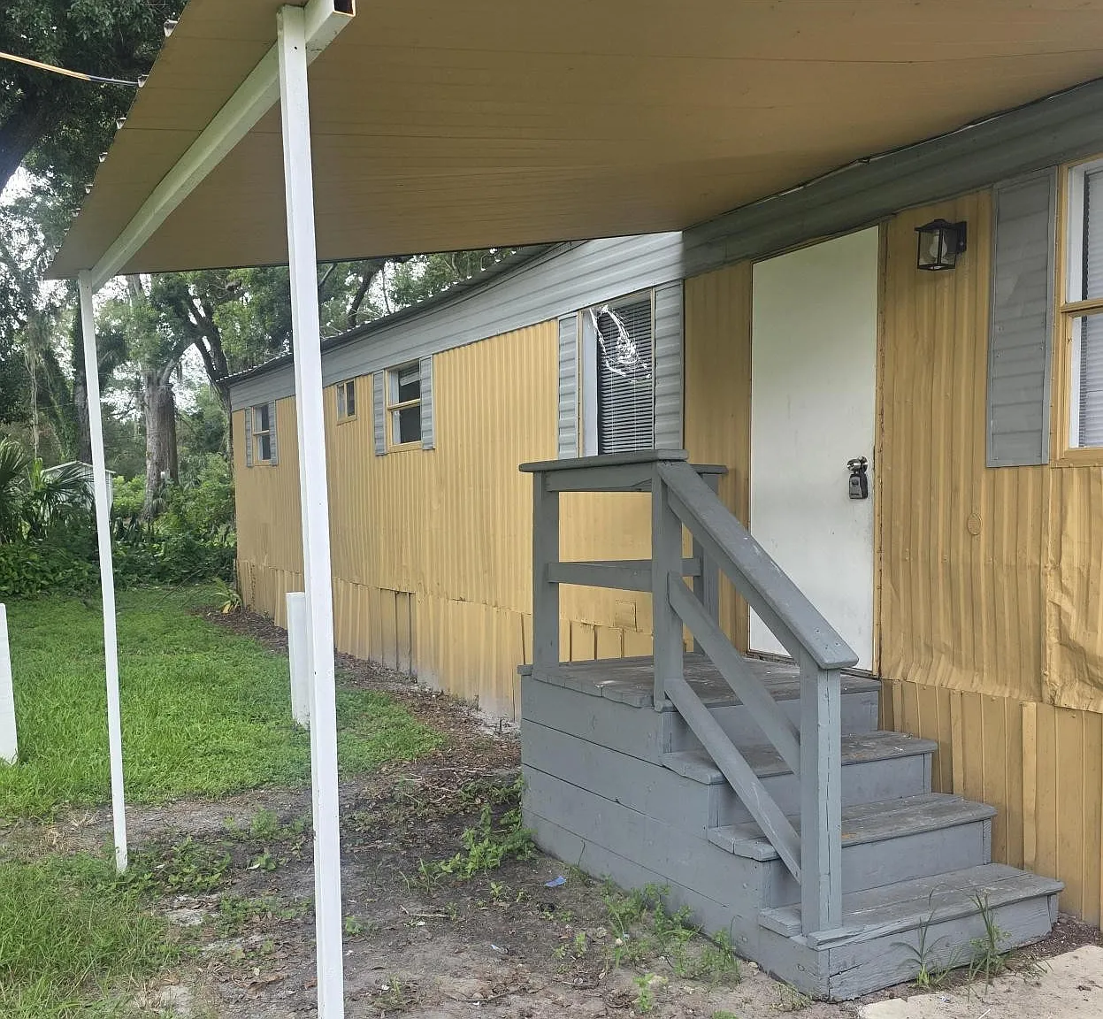 3 bed, 600 sqft, $996 — Photo 1