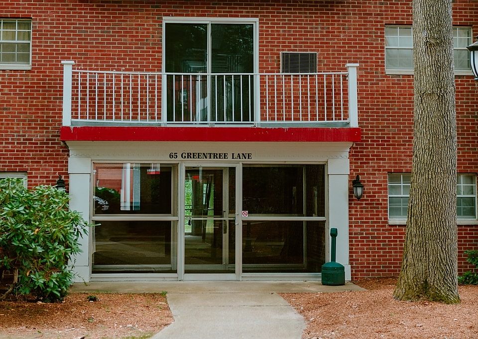 1st image of 65 Greentree Ln APT 16