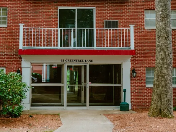 65 Greentree Ln APT 16, Weymouth, MA 02190