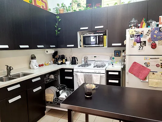 Rented by MCR Realty | media 24