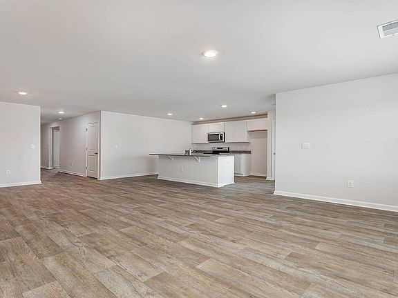 4th image of 1026 Rampart Ct