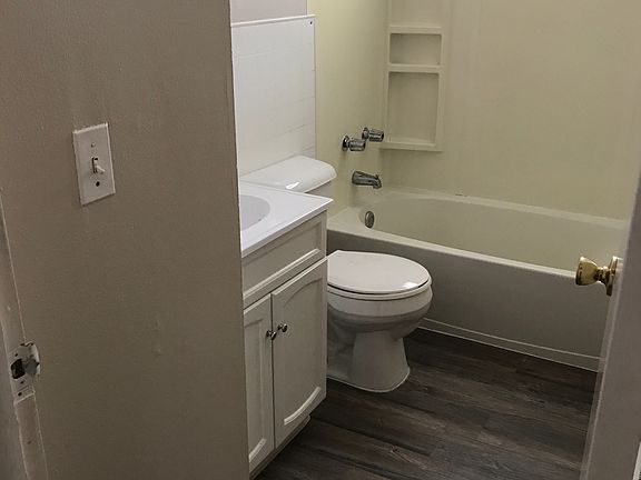 2nd image of 3328 Montrose Ave