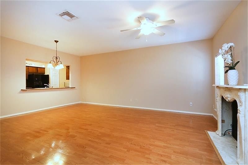 1st image of 4001 Tanglewilde St APT 1402