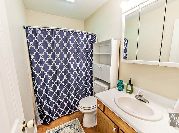 5th image of 106 N Moss Dr