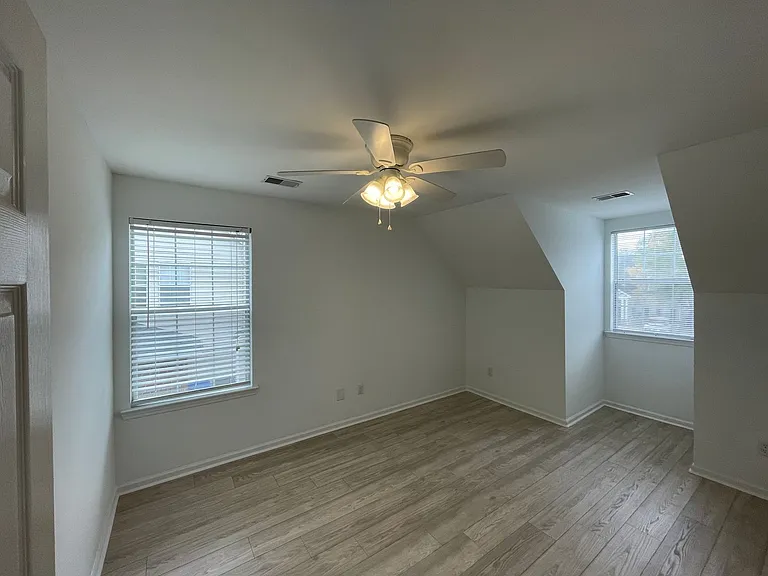 4865 Habersham Ln — Photo 16