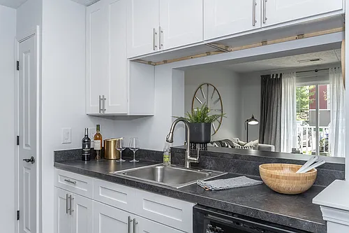 Galbraith Pointe Apartments and Townhomes Photo 1