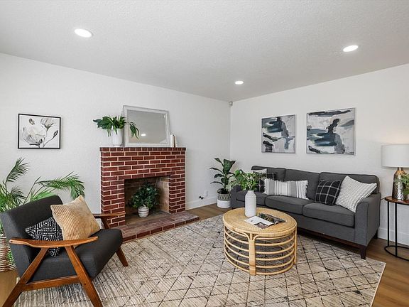 4th image of 1440 Hawaii Street