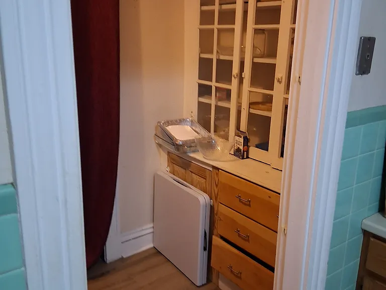 Kitchen pantry