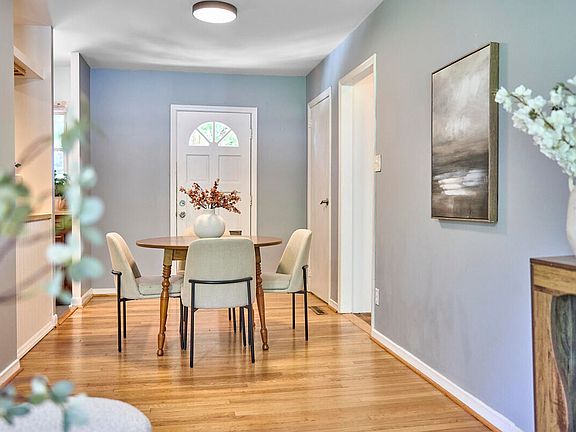 3rd image of 3107 Rosebriar Dr