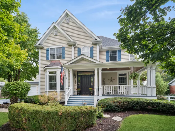629 W Lane Rd, Geneva, IL 60134