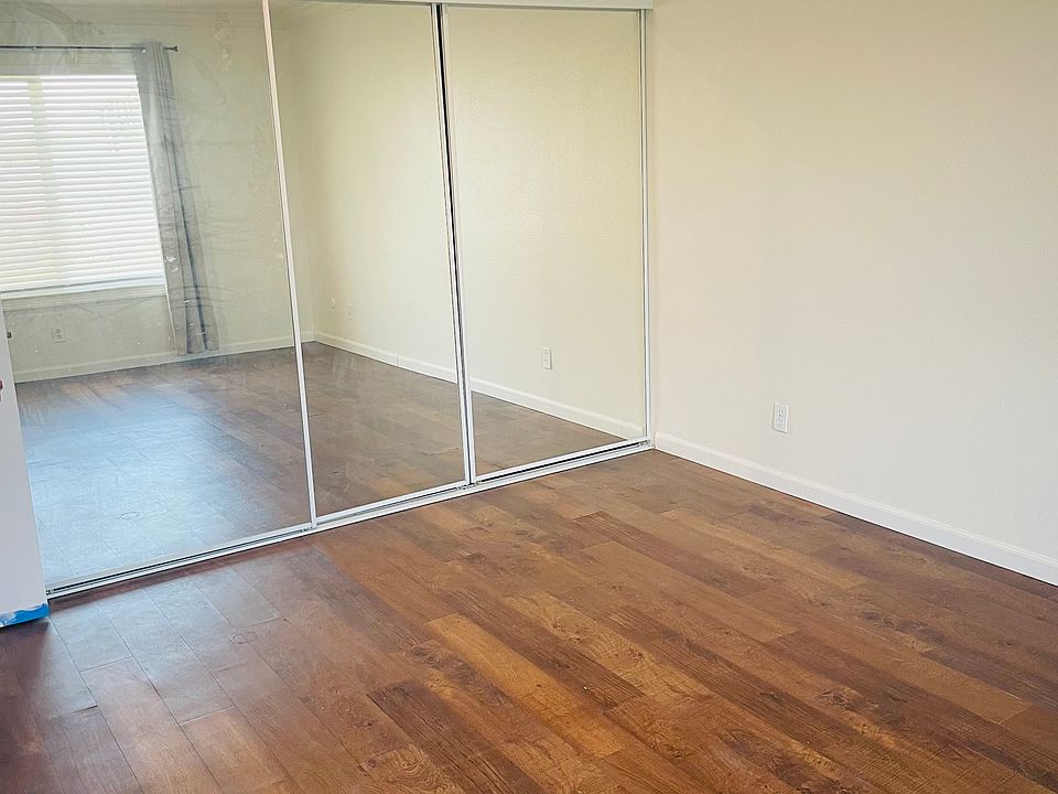 2nd image of 10160 Embassy Way