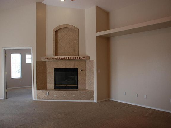 4th image of 2092 Vista Hill North Loop