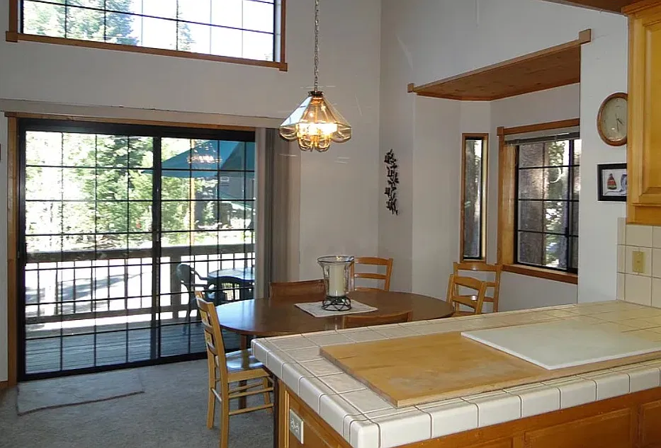 3 bed, 1621 sqft, $4,000 — Photo 3