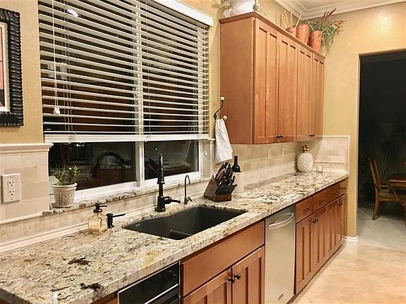 4th image of 11165 Spooner Ct