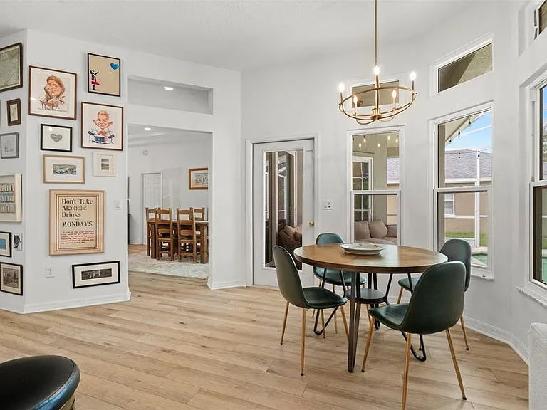 10516 Rochester Way — Photo 16