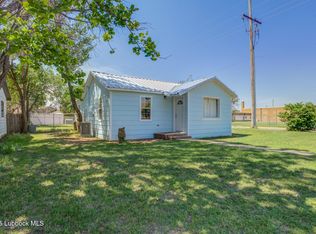 2029 N 4th St, Tahoka, TX 79373