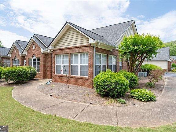 4th image of 3732 Villa Springs Cir