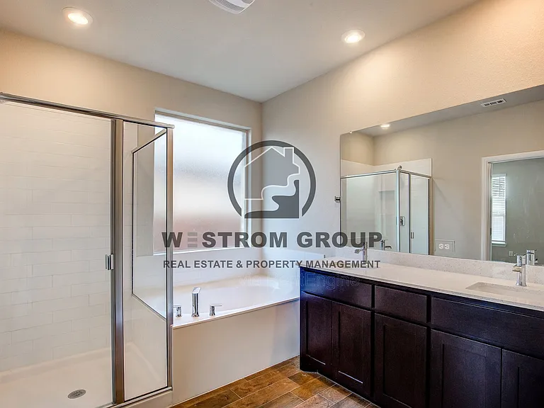 820 Greenford Mnr — Photo 25