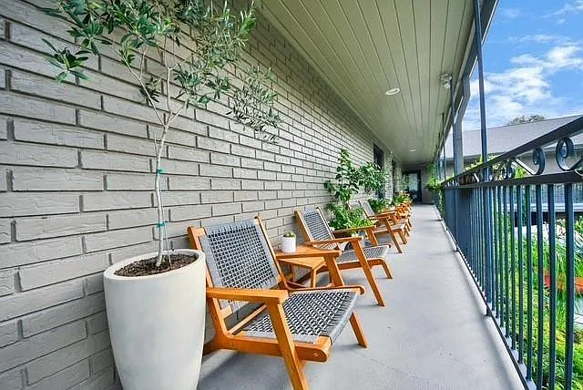 1410 Hyde Park Blvd #105 — Photo 32