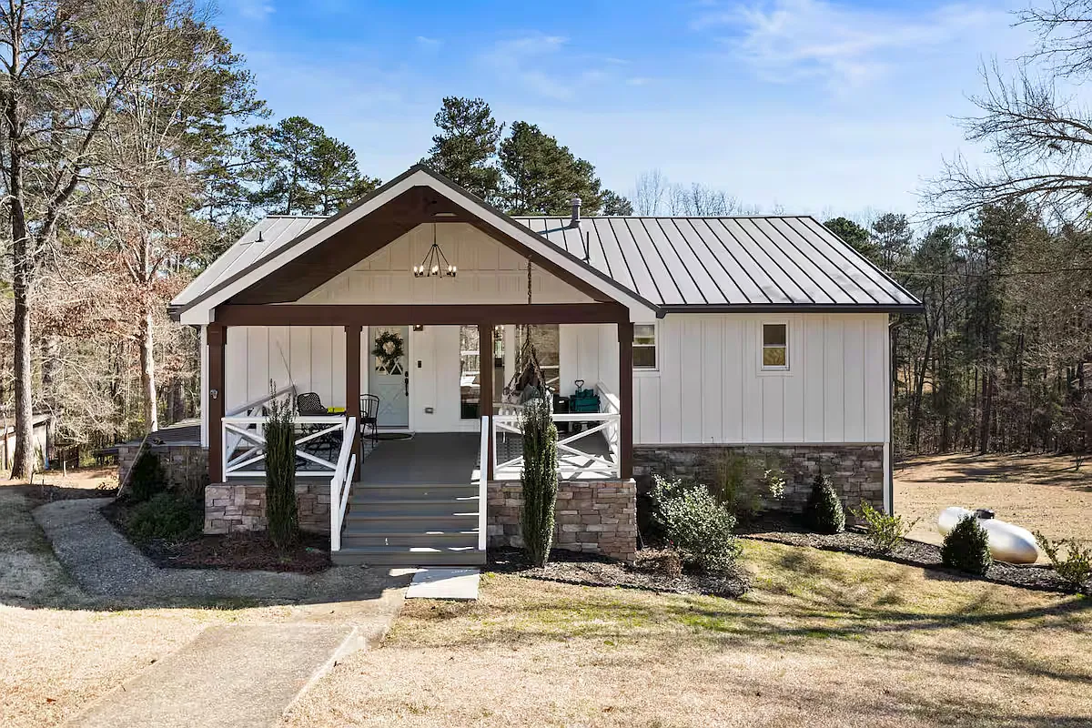 4035 Lacey Dr — Photo 1