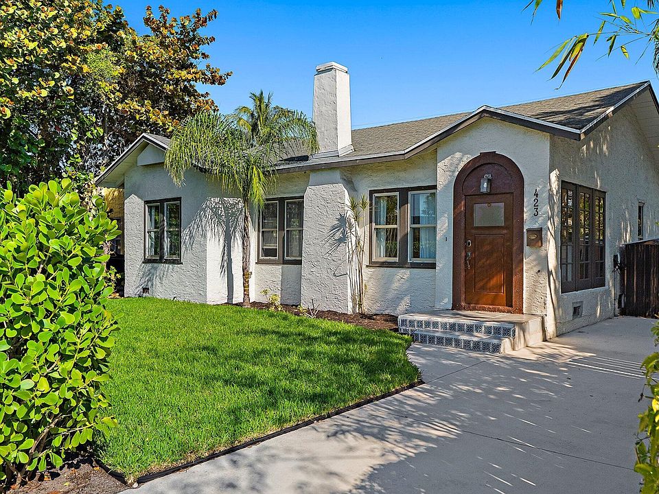 1st image of 423 Avenida Alegre