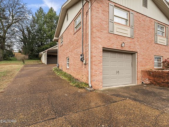 5th image of 525 Greenwood Dr