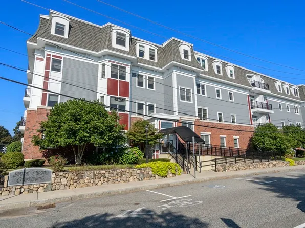 16 Willow St Unit 105, Melrose, MA 02176