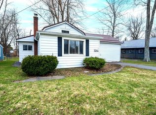 5944 Lakeview Ter, Lake View, NY 14085