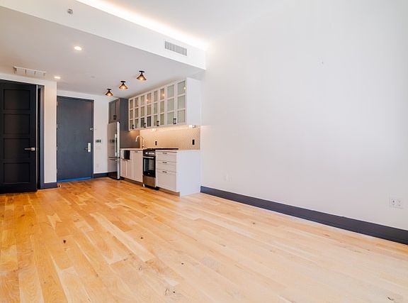 2nd image of 10 Montieth St APT 176