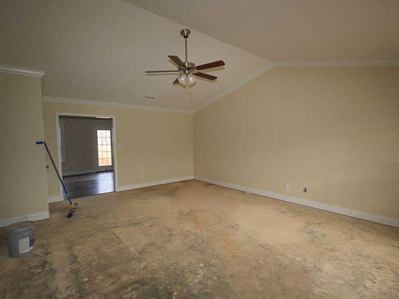 4th image of 729 Evelyn Dr