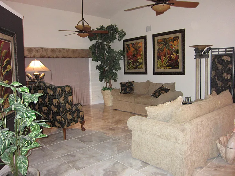 STAGED TO SHOW FITS HUGE FURNITURE