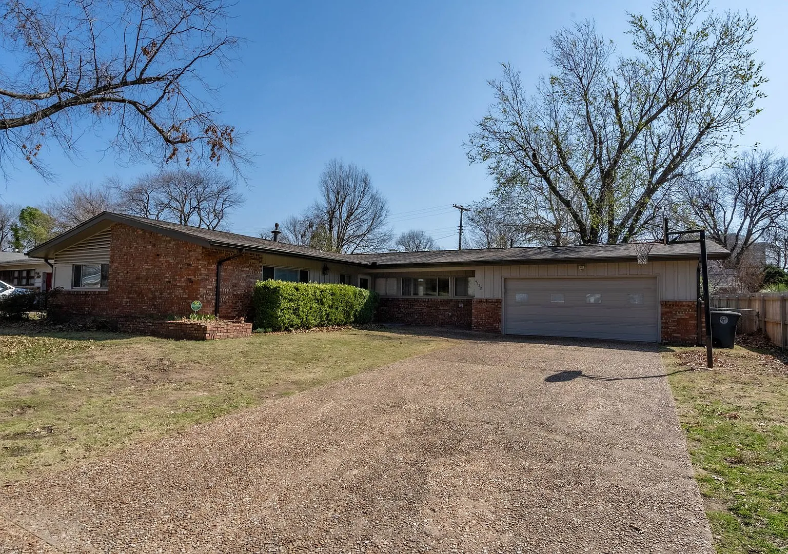 3 Bed | 2 Bath in Midtown! — Photo 2