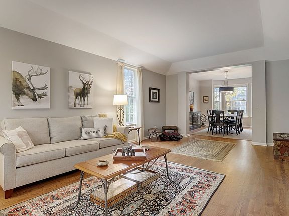 5th image of 13 Dorchester Ct
