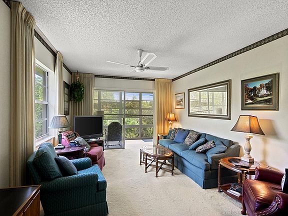 4th image of 51 Woodland Dr