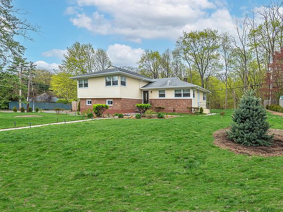 3rd image of 1 Milford Ln