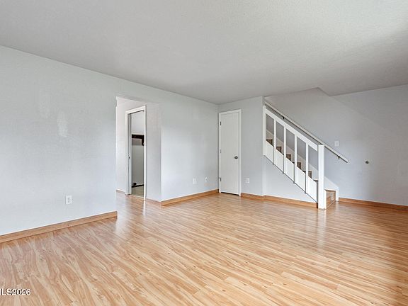 4th image of 718 Travis Dr APT B
