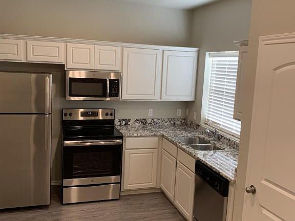 3rd image of 3417 118th St APT 1D