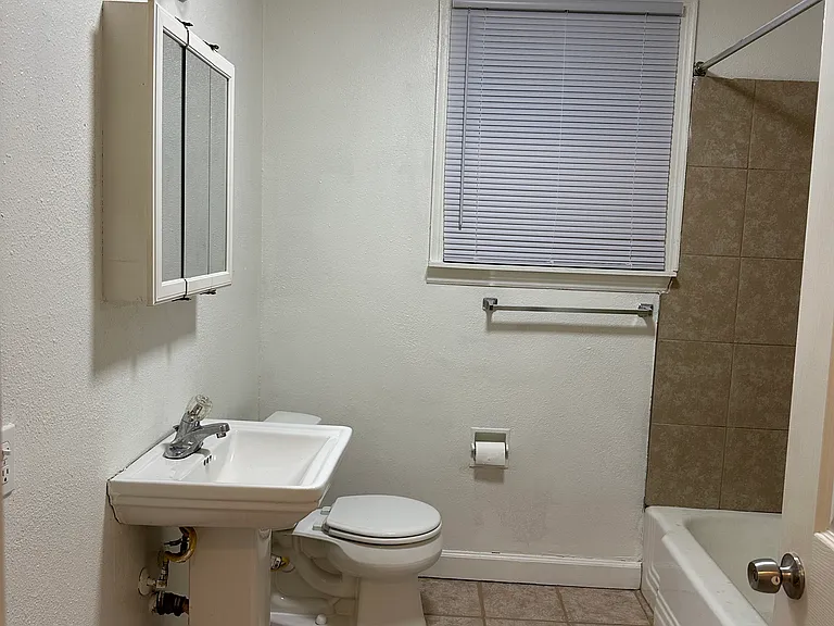 5017 Oak Dr #5017 — Photo 4