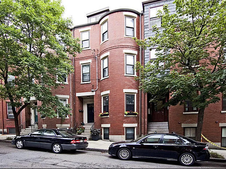 29 Beacon St #2 — Photo 1