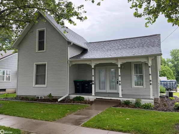 110 W 2nd St, Wayland, IA 52654