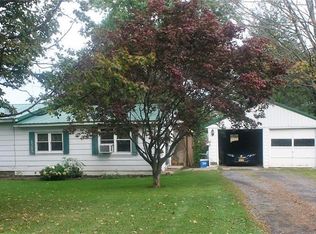 1725 Fort Hill Rd, Phelps, NY 14532