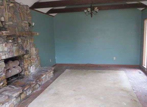 3rd image of 19 Connie Rd
