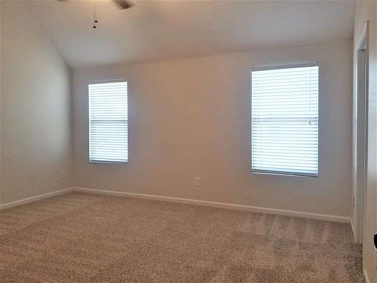 411 Cyrus Thompson Dr — Photo 35