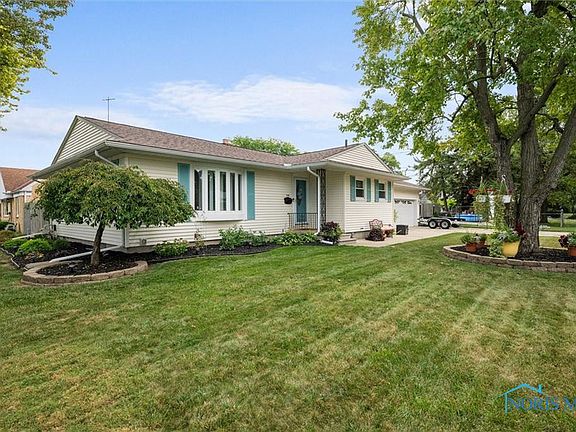 2nd image of 719 Sandralee Dr