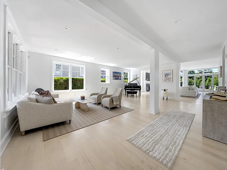 13 Beach Ln — Photo 3