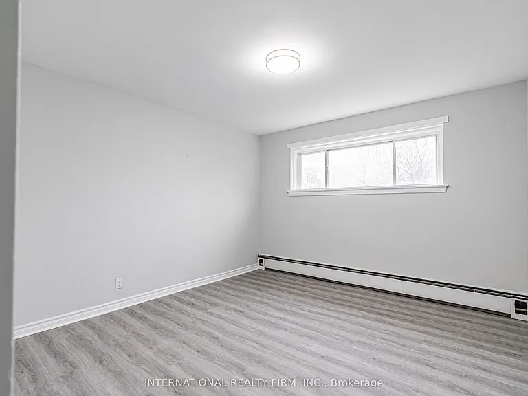 1284 Gramercy Park Pl — Photo 20