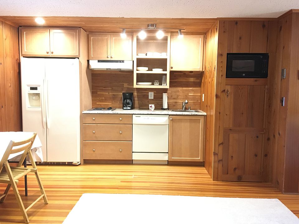 1st image of 380A Magothy Rd #A
