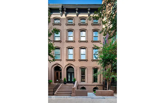 Sold by Douglas Elliman | media 20