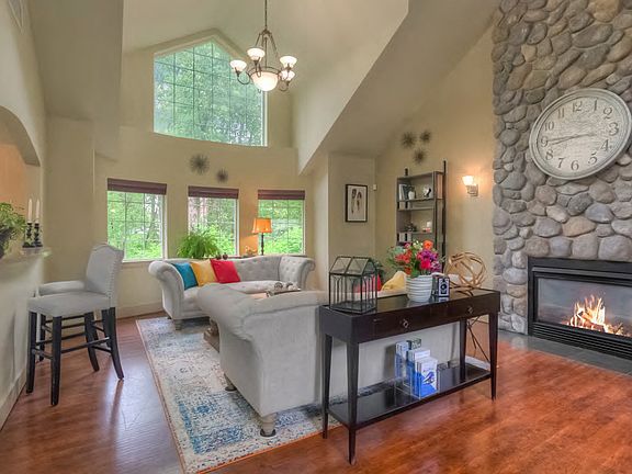 Mill Pointe Resident Lounge