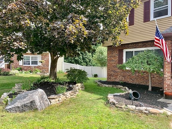 3rd image of 12 Highland Ct